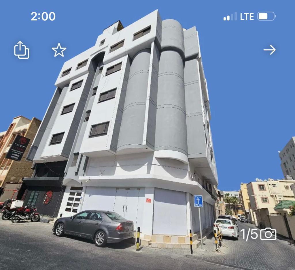 بناية في العدلية للبــيع